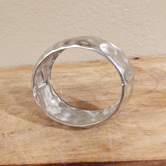 Hinged Bangle - Picture 3 of 4